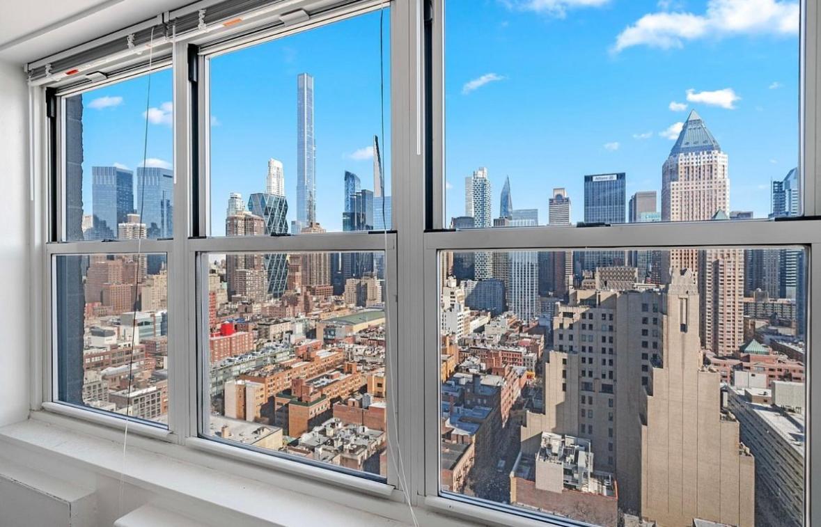 Apartment Midtown High Floor Fantastic Panoramic View Corner 2 Bedroom